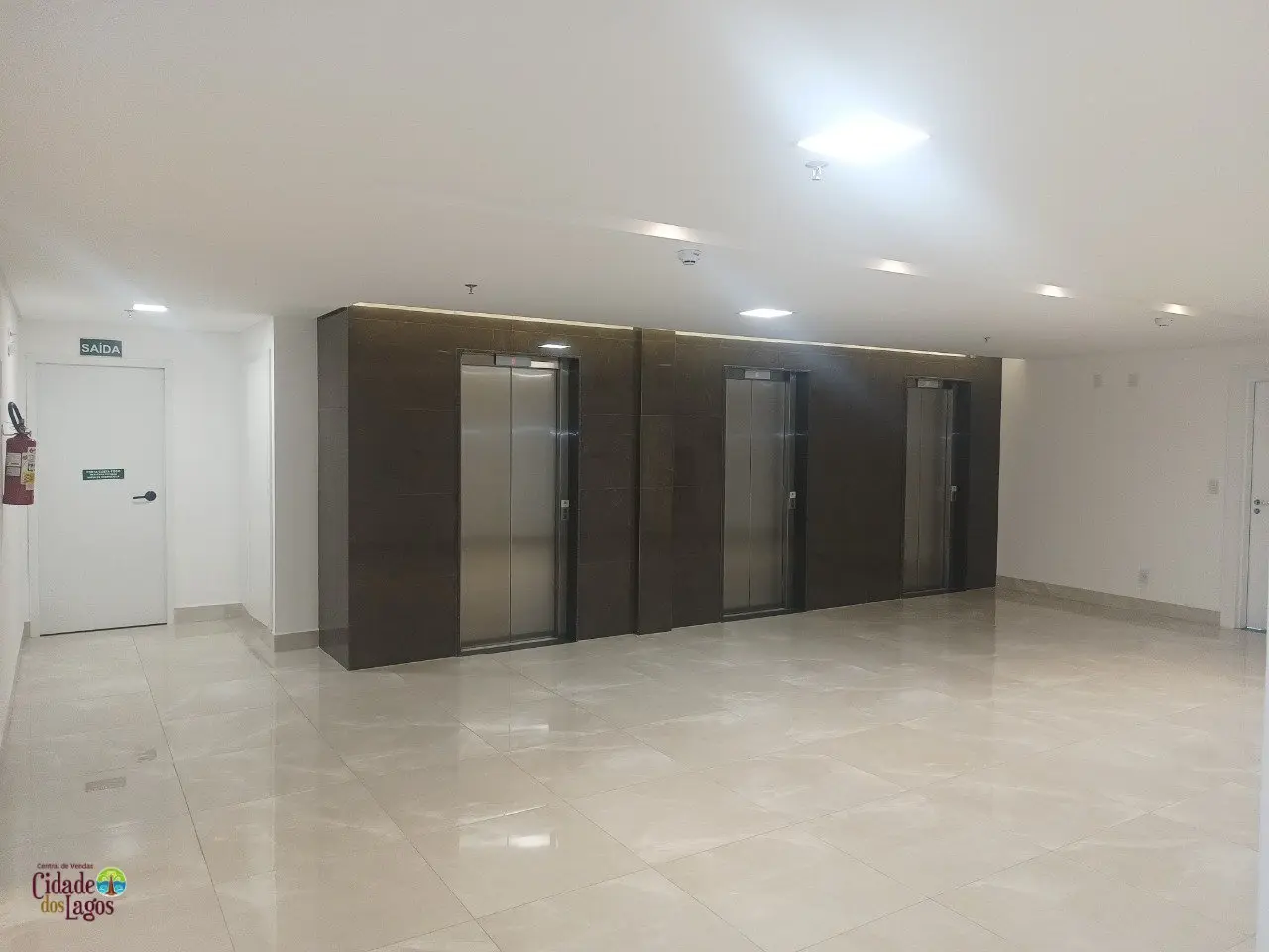 Aluga-se Sala Comercial