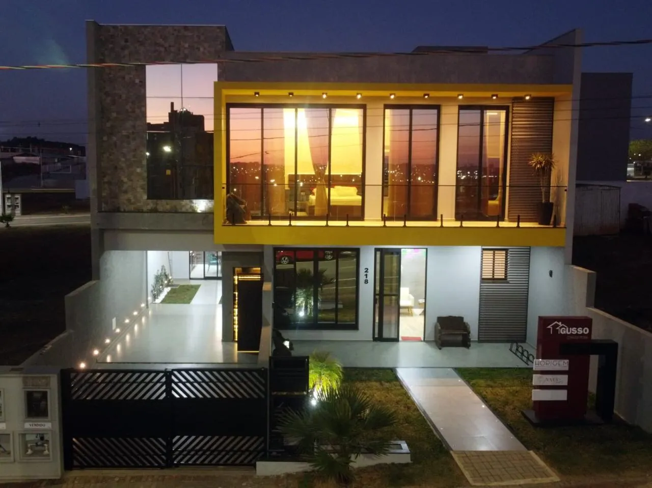 Sobrado à venda na Cidade dos Lagos