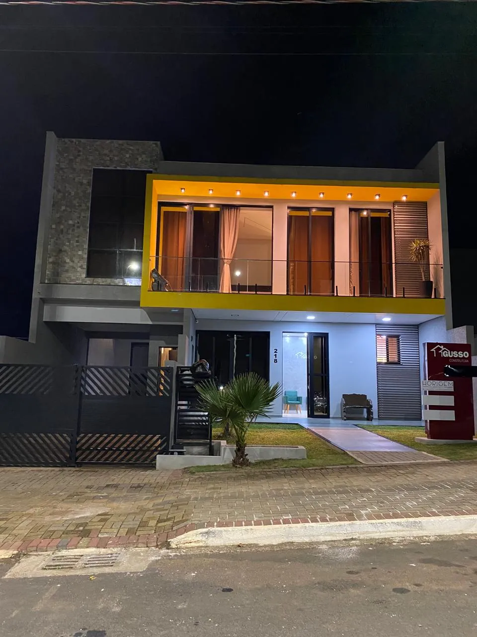 Sobrado à venda na Cidade dos Lagos
