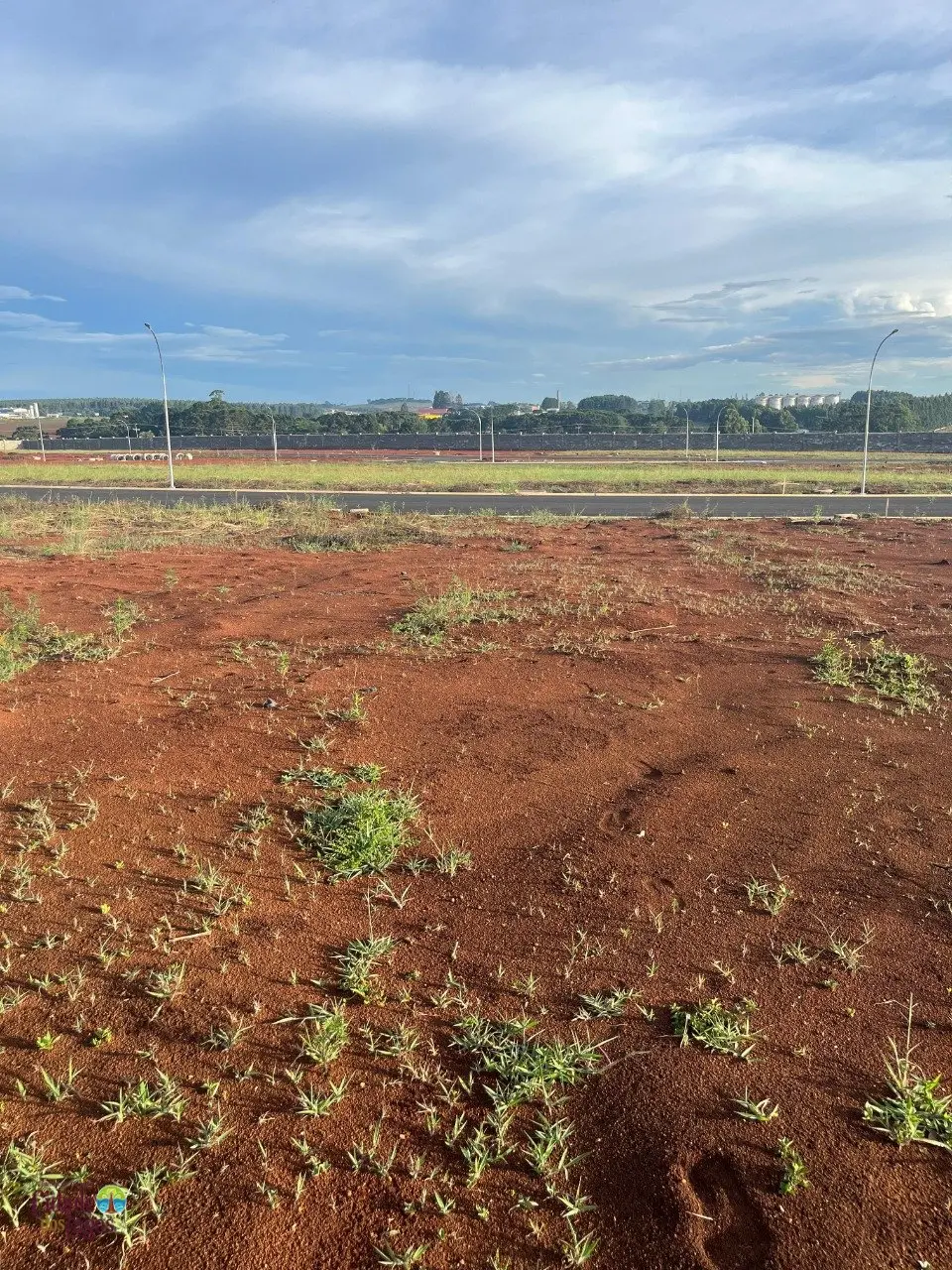 LOTE RESIDENCIAL - RESERVA DOS LAGOS